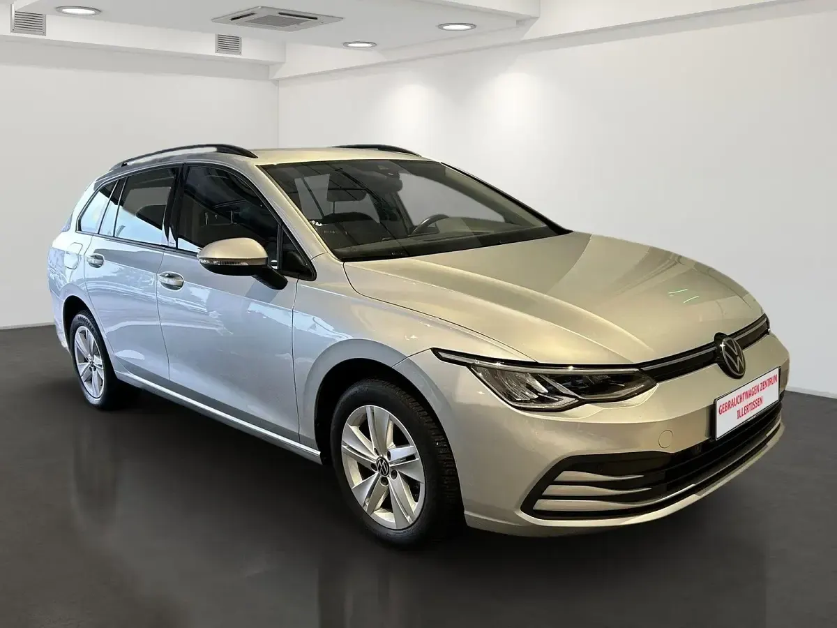 Gebraucht VW Golf VIII Life 116 PS (85 kW) 2023 Silber Kombi