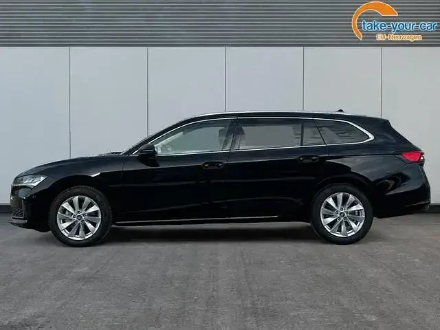 Gebraucht Skoda Superb Selection 150 PS (110 kW) 2026 Onyxschwarz metallic Kombi