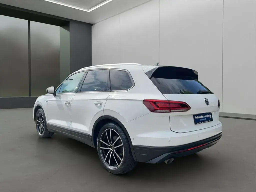 Gebraucht VW Touareg 231 PS (169 kW) 2020 Weiss / pure white SUV