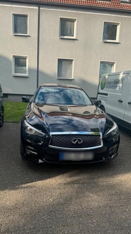 Schwarz Gebraucht 2016 Infiniti Q50 Limousine | 13.500 € - Bild 1/4