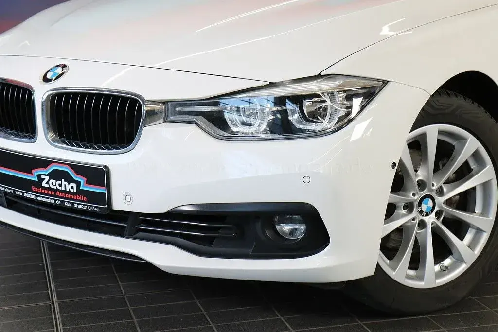 Gebraucht BMW 320 184 PS (135 kW) 2018 Weiß Limousine