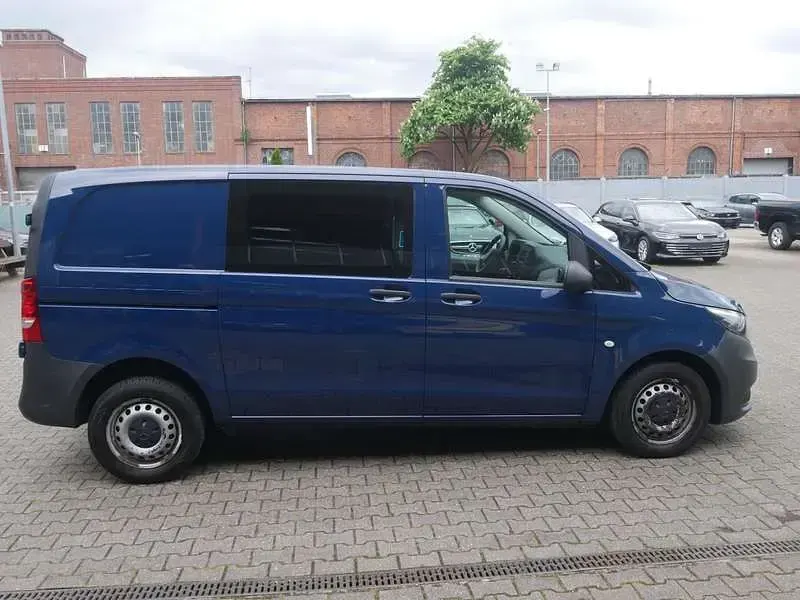 Gebraucht Mercedes Vito 114 PS (83 kW) 2017 Blau Van