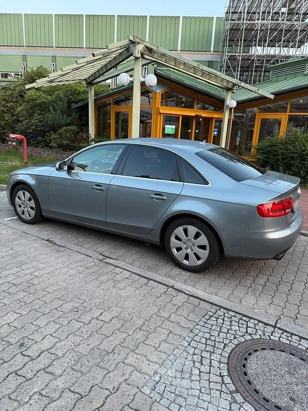 Gebraucht Audi A4 160 PS (117 kW) 2009 Grau Limousine
