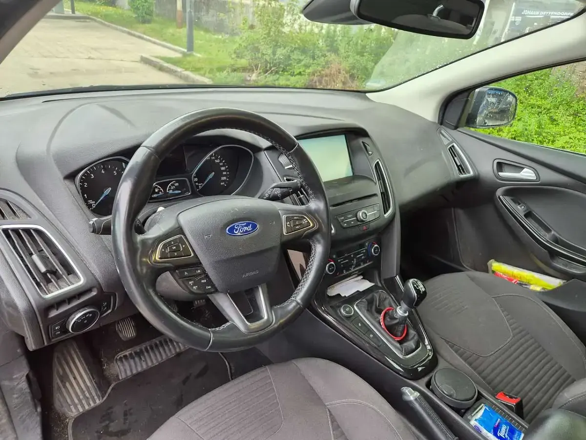 Gebraucht Ford Focus Titanium 150 PS (110 kW) 2015 Braun Limousine