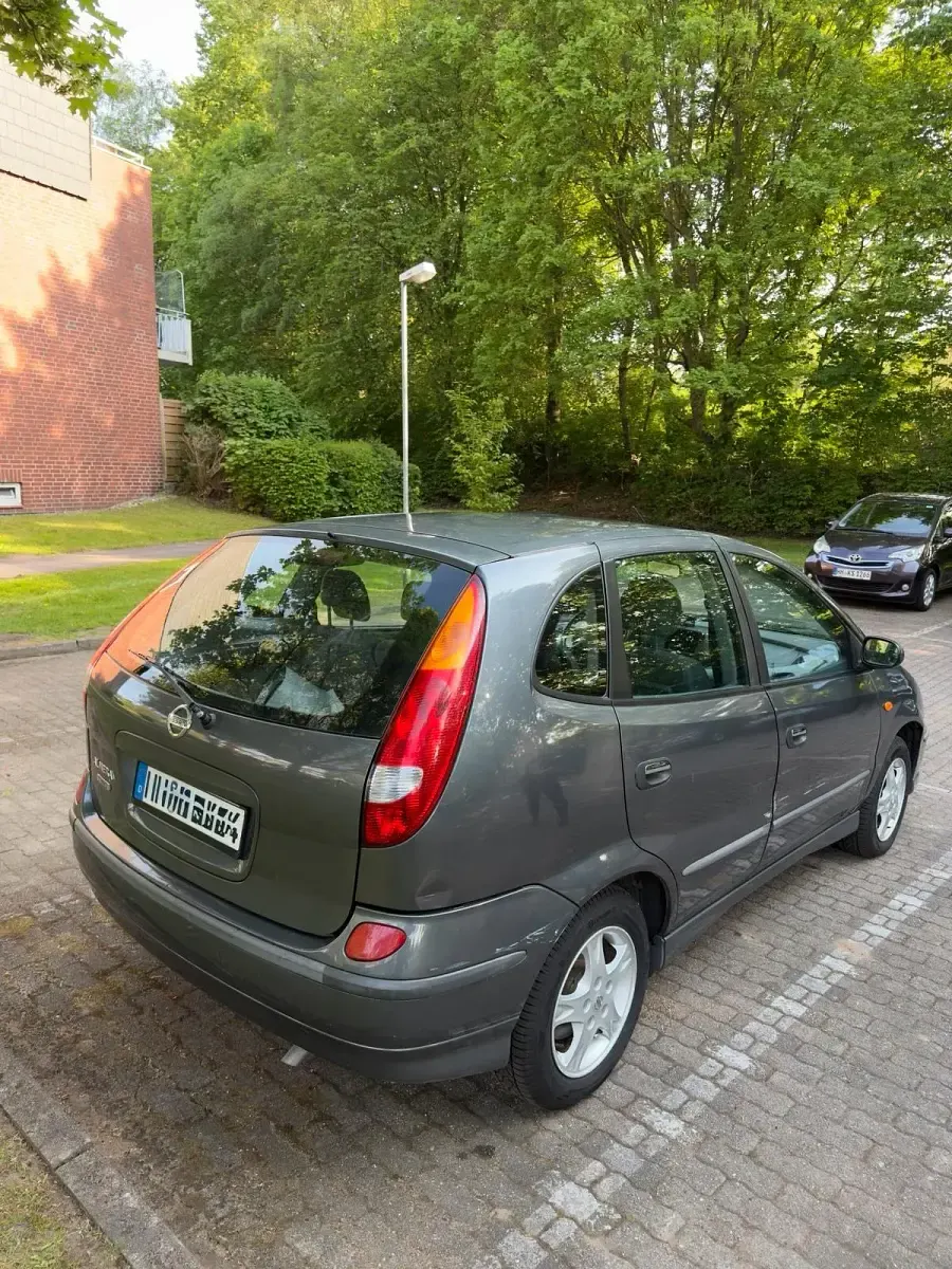 Gebraucht Nissan Almera Tino Acenta+ 116 PS (85 kW) 2005 Grau Van / Kleinbus