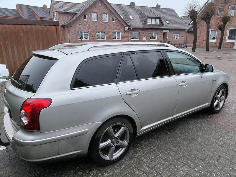Gebraucht Toyota Avensis T2 179 PS (131 kW) 2006 Grau Kombi