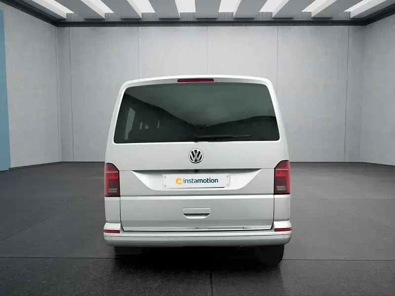 Gebraucht VW Multivan 204 PS (150 kW) 2024 Silber Van / Kleinbus