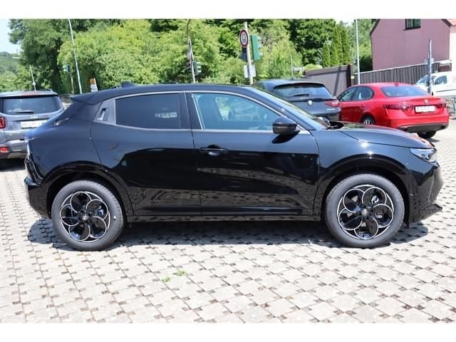 Neu Alfa Romeo GT Junior 145 PS (106 kW) 2025 Nero tortona (schwarz)