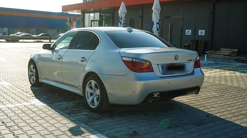 Gebraucht BMW 525 197 PS (144 kW) 2009 Grau Limousine