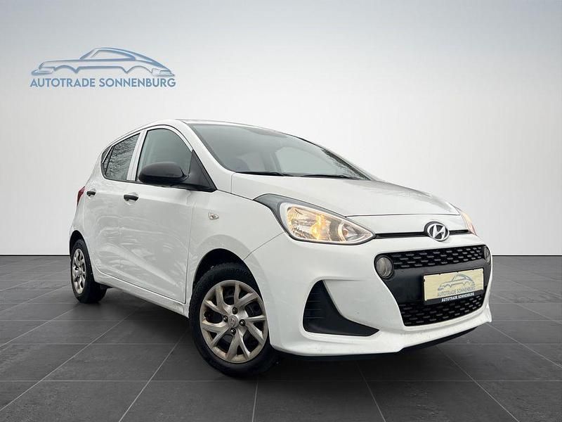 Gebraucht Hyundai i10 GO! 67 PS (49 kW) 2017 Weiß Kleinwagen