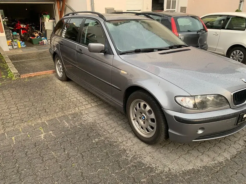 Gebraucht BMW 318 143 PS (105 kW) 2005 Grau Kombi