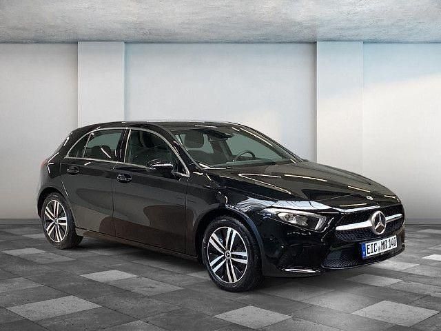 Gebraucht Mercedes A200 Progressive 163 PS (119 kW) 2022 Schwarz Kleinwagen