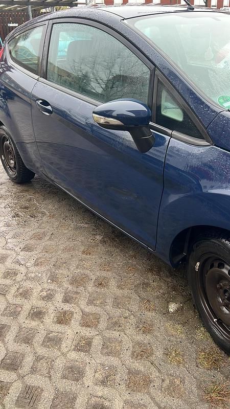 Gebraucht Ford Fiesta 62 PS (45 kW) 2010 Blau Kleinwagen