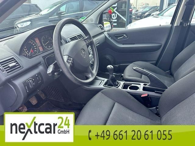 Gebraucht Mercedes A160 95 PS (69 kW) 2011 Black metallic Limousine