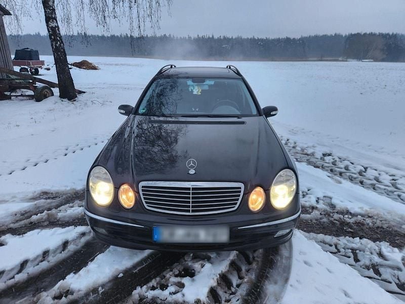 Gebraucht Mercedes E320 Avantgarde 204 PS (150 kW) 2004 Schwarz Kombi