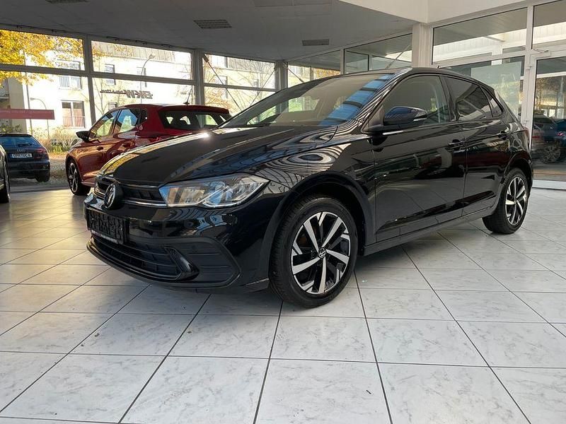 Schwarz Gebraucht 2022 VW Polo Life Limousine | 16.490 € (Etwas zu teuer) - Bild 1/4