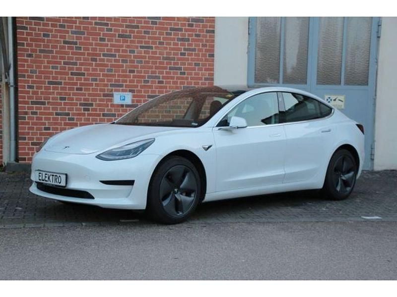 Gebraucht Tesla Model 3 225 kW (306 PS) 2019 Pearl white multicoat (metallic) Limousine