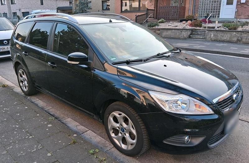 Gebraucht Ford Focus 105 PS (77 kW) 2010 Schwarz Kombi