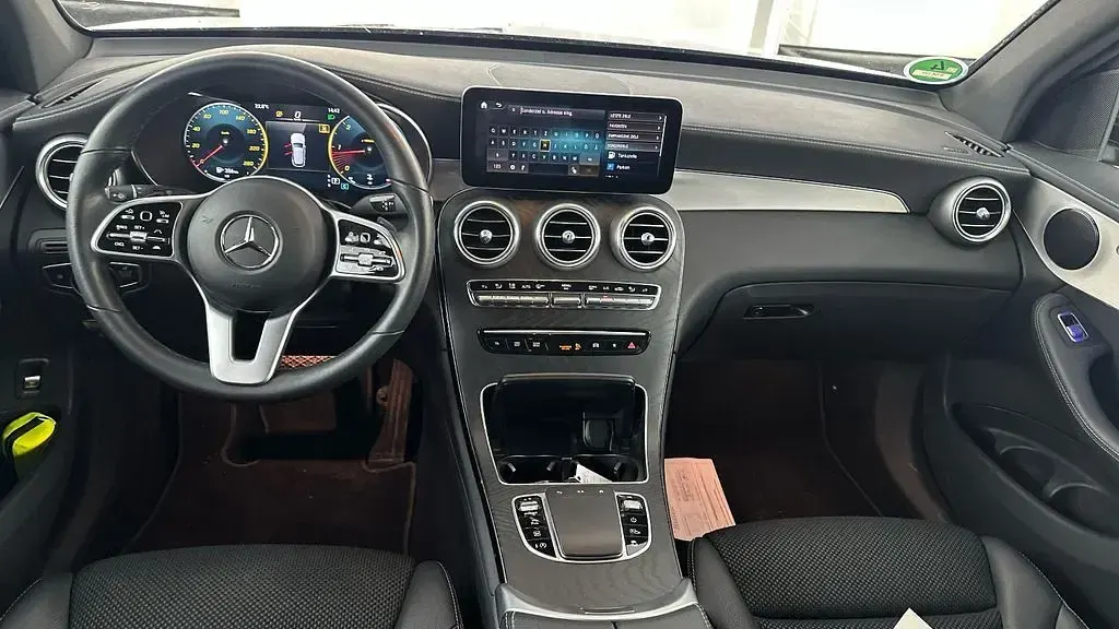 Gebraucht Mercedes GLC220 Night 194 PS (142 kW) 2022 Schwarz/baltic black SUV