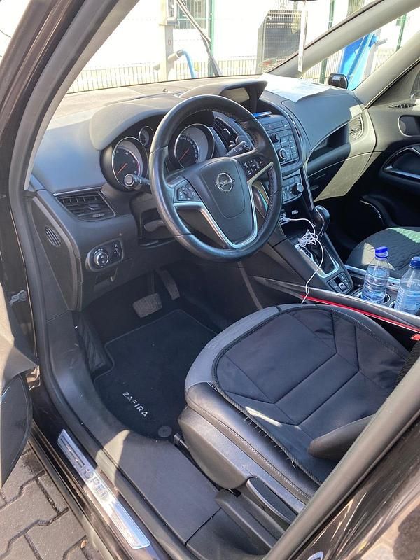 Gebraucht Opel Zafira Tourer 160 PS (117 kW) 2012 Braun Van / Kleinbus