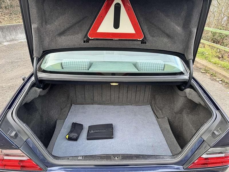 Gebraucht Mercedes 280 197 PS (144 kW) 1995 Blau Limousine