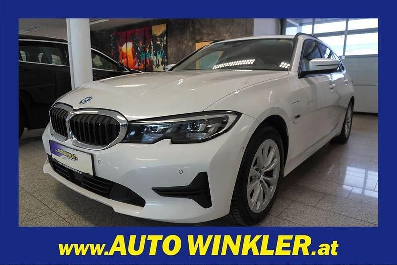 Weiß Gebraucht 2021 BMW 320e Kombi | 20.970 € (Guter Preis) - Bild 1/4