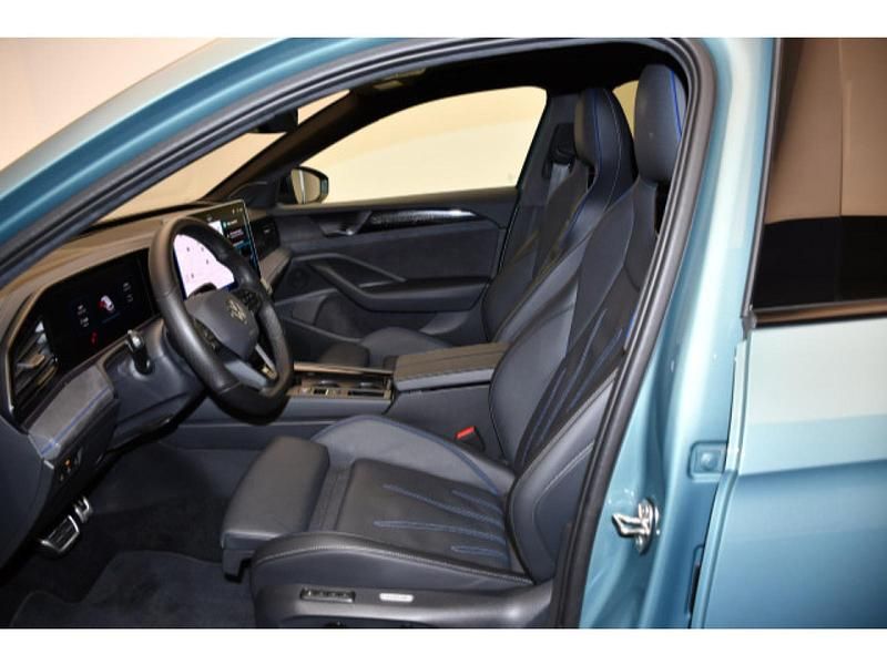 Gebraucht VW Passat R-line 177 PS (130 kW) 2025 Kombi