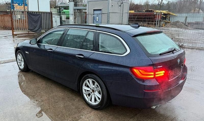 Gebraucht BMW 530 Sport Line 272 PS (200 kW) 2012 Blau Kombi