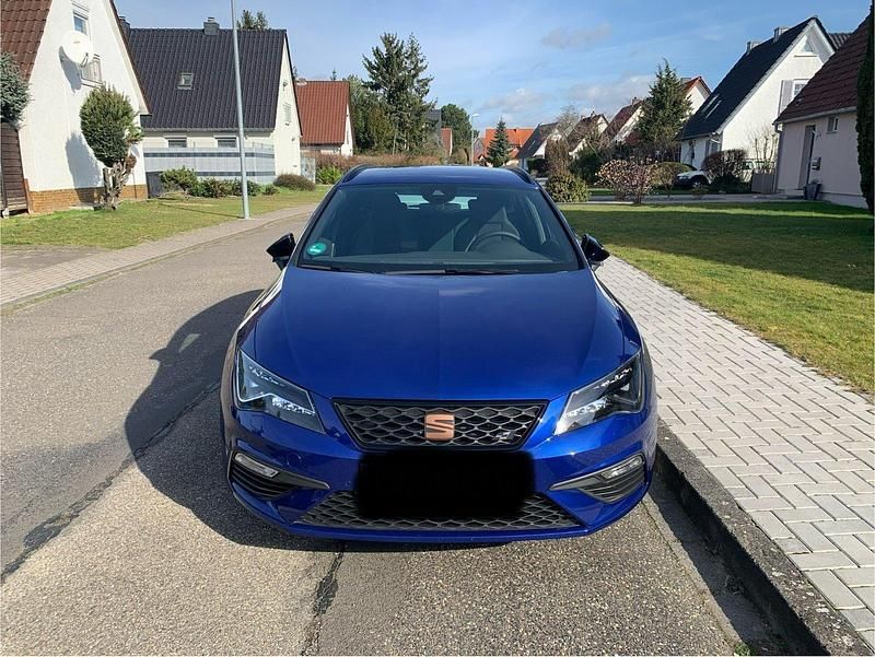 Blau Gebraucht 2019 Seat Leon ST 4Drive Kombi | 25.000 € - Bild 1/4