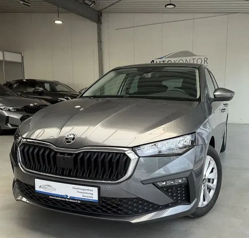 Gebraucht Skoda Scala Selection 116 PS (85 kW) 2025 Graphitegrau Kleinwagen