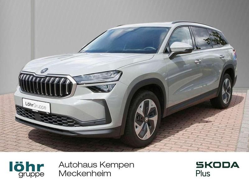 Steelgrau Gebraucht 2024 Skoda Kodiaq Selection SUV | 43.740 € (Superpreis) - Bild 1/4