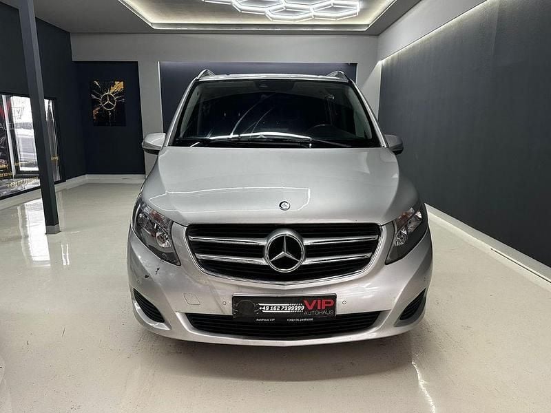 Gebraucht Mercedes V200 163 PS (119 kW) 2015 Silber Van / Kleinbus
