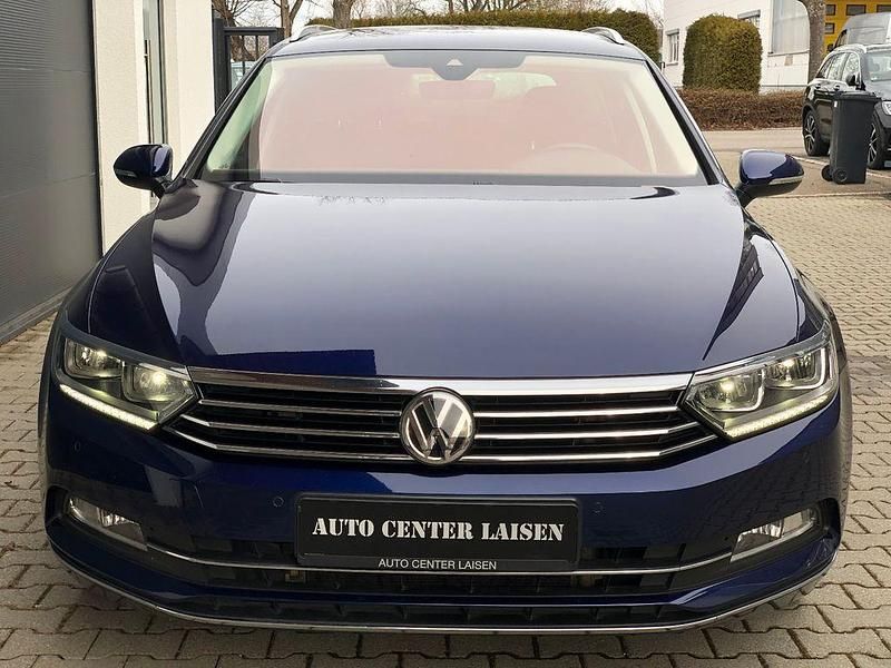 Gebraucht VW Passat Highline 220 PS (161 kW) 2017 Blau Kombi