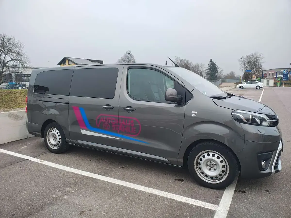 Gebraucht Toyota Proace Verso Executive 177 PS (130 kW) 2018 Grau Kombi