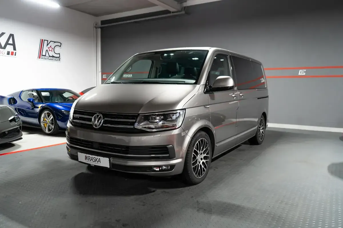 Käytetty VW Multivan Highline 2017 Peessi Tila-auto