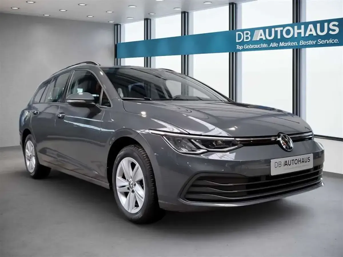 Gebraucht VW Golf VIII Life 110 PS (80 kW) 2024 Grau Kombi