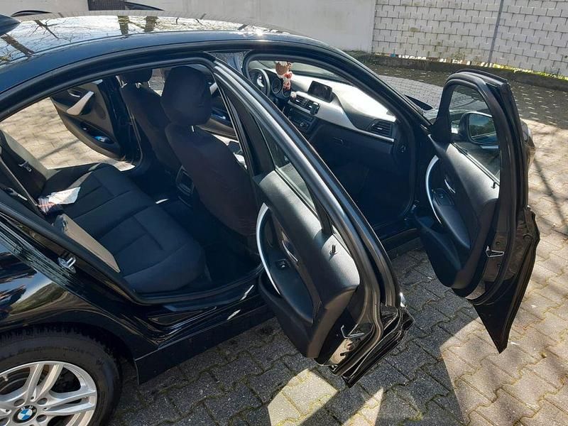 Gebraucht BMW 316 136 PS (100 kW) 2015 Schwarz Limousine