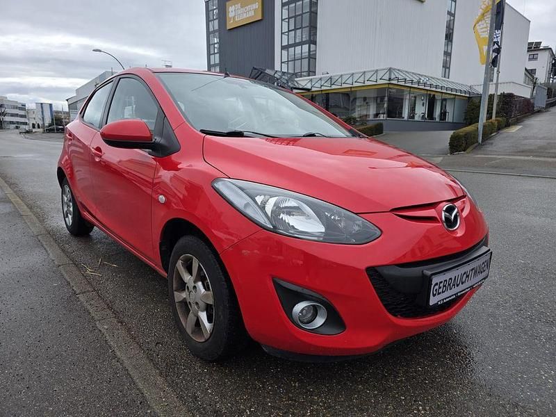 Gebraucht Mazda 2 Center-Line 102 PS (75 kW) 2014 Rot Limousine