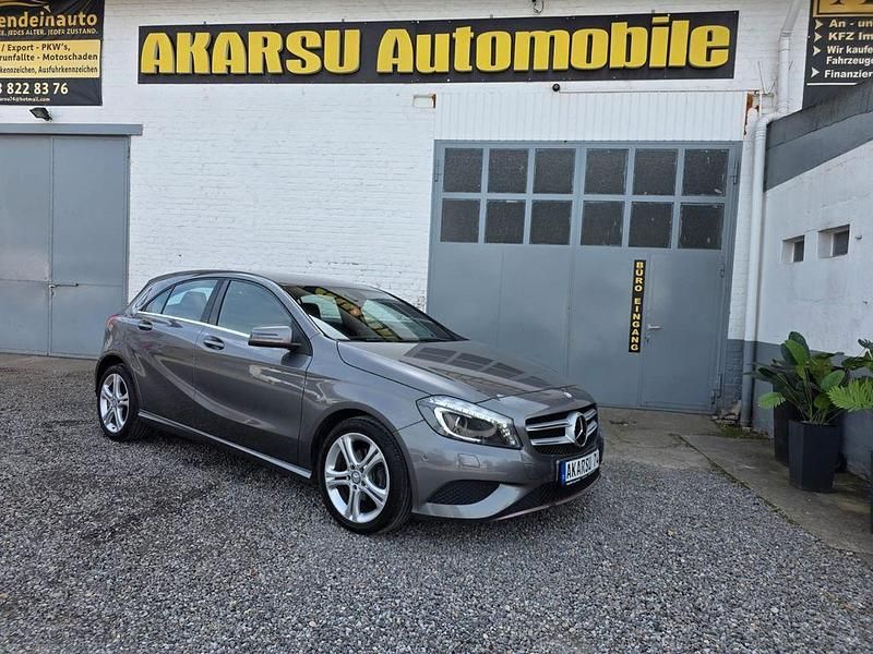 Gebraucht Mercedes A180 109 PS (80 kW) 2013 Grau Limousine