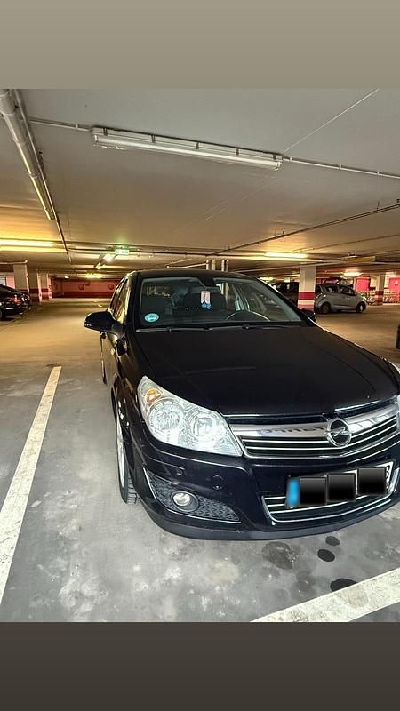 Gebraucht Opel Astra 116 PS (85 kW) 2009 Schwarz Kleinwagen