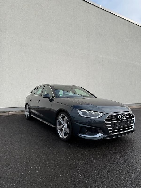 Gebraucht Audi A4 Advanced 190 PS (139 kW) 2020 Grau Kombi