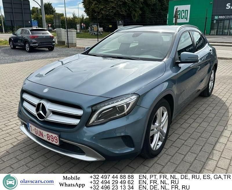 Blau Gebraucht 2015 Mercedes GLA200 Urban SUV | 12.400 € (Guter Preis) - Bild 1/4