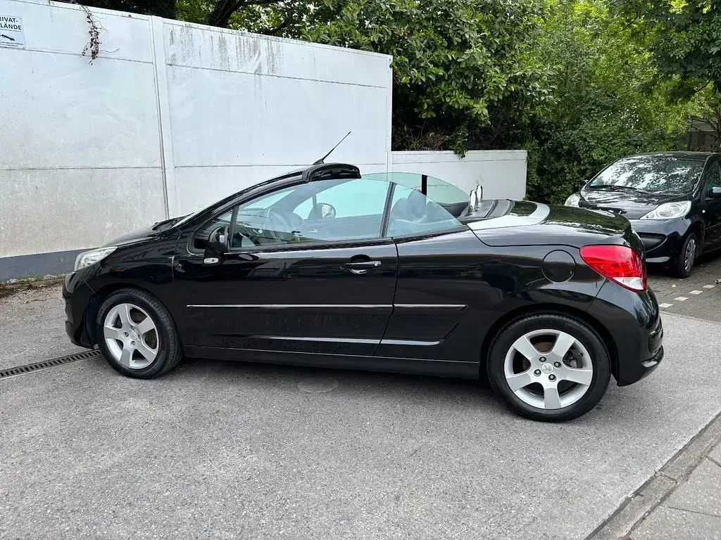 Gebraucht Peugeot 207 CC 156 PS (114 kW) 2012 Schwarz Cabrio