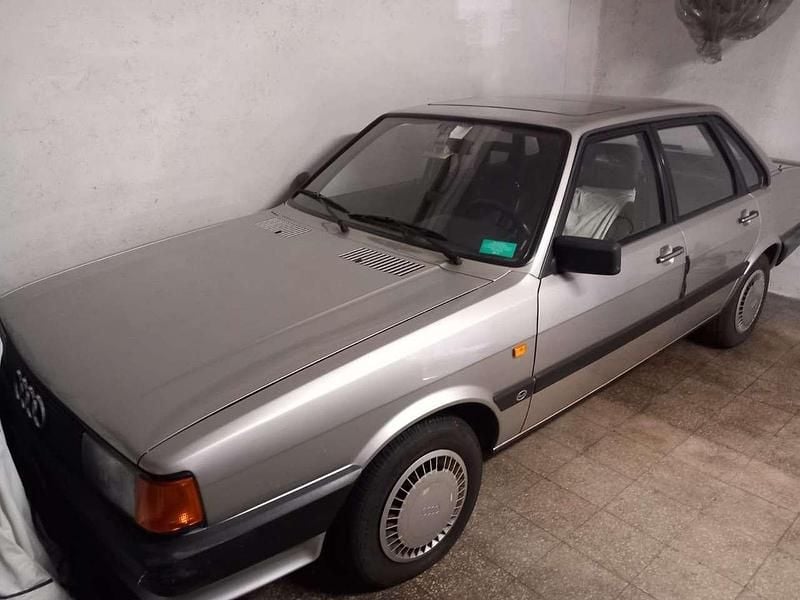 Gebraucht Audi 80 54 PS (39 kW) 1986 Silber Limousine