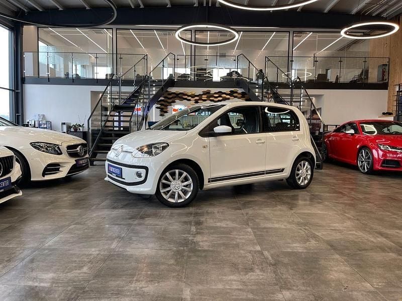 Weiß Gebraucht 2016 VW up! CLUB Kleinwagen | 7.490 € (Etwas zu teuer) - Bild 1/4