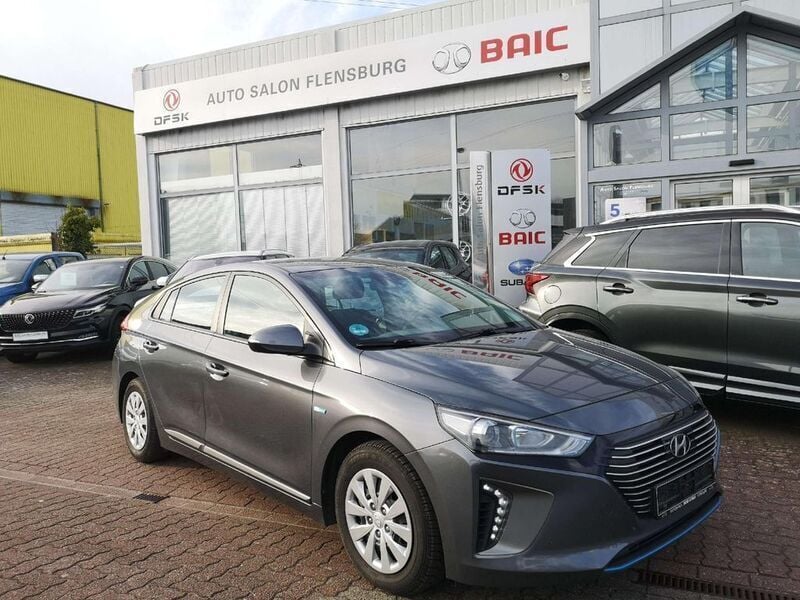 Grau Gebraucht 2019 Hyundai Ioniq Trend Limousine | 14.699 € (Guter Preis) - Bild 1/4