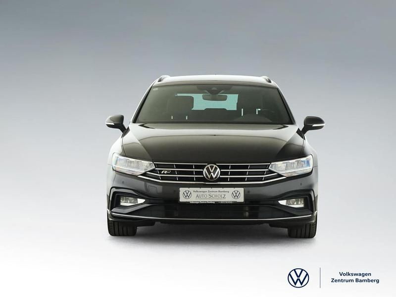 Gebraucht VW Passat Business 200 PS (147 kW) 2022 Grau Kombi