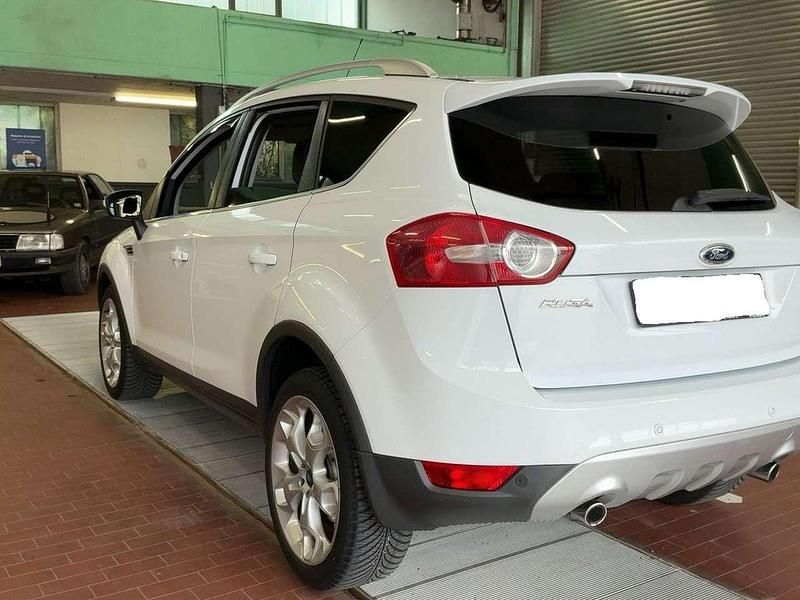 Gebraucht Ford Kuga Titanium 140 PS (102 kW) 2011 Weiß SUV
