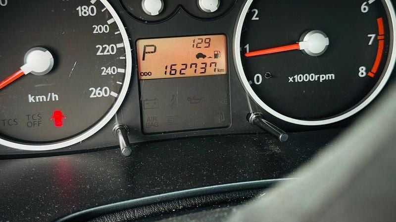 Grau Gebraucht 2004 Hyundai Coupé GLS Coupé | 3.500 € (Fairer Preis) - Bild 1/4