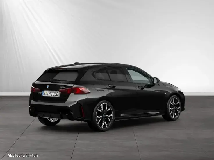 Gebraucht BMW 120 M Sport 163 PS (119 kW) 2025 Saphirschwarz metallic Kleinwagen